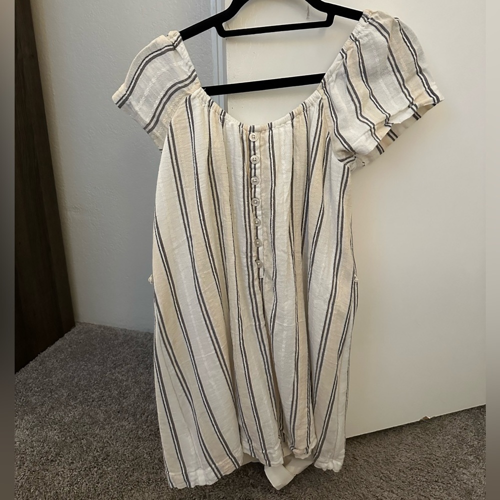 Flowy romper, size small American eagle